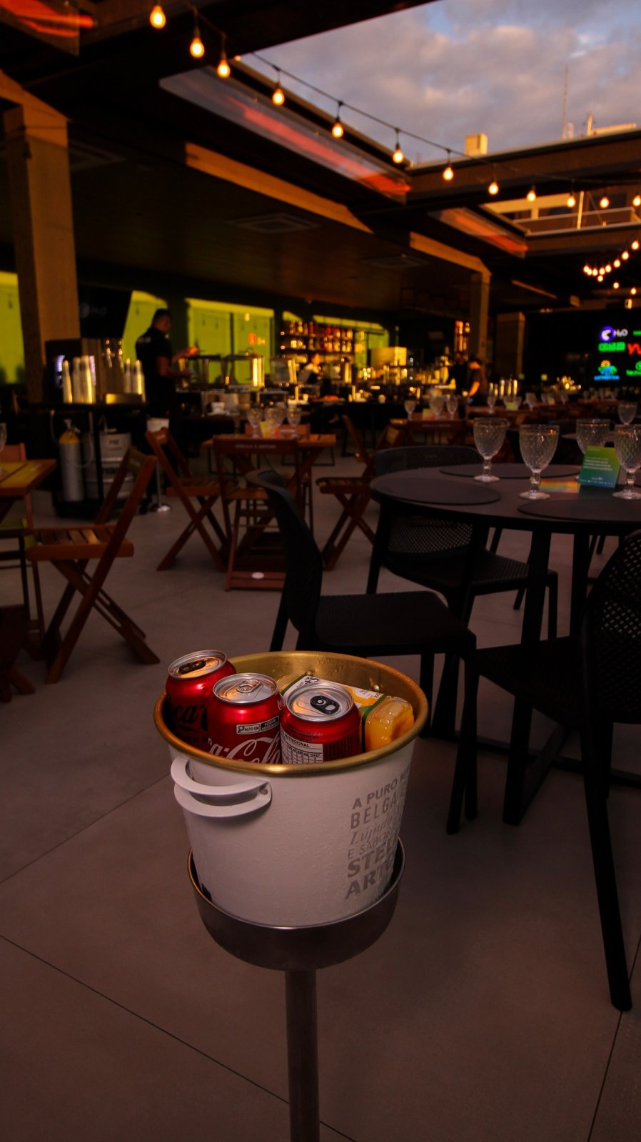 Ambiente do Terrazzo Rooftop Bar, local do Jantar Beneficente ABRACE × Terrazzo